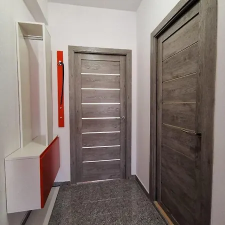 Orange Apartment-brilliant *