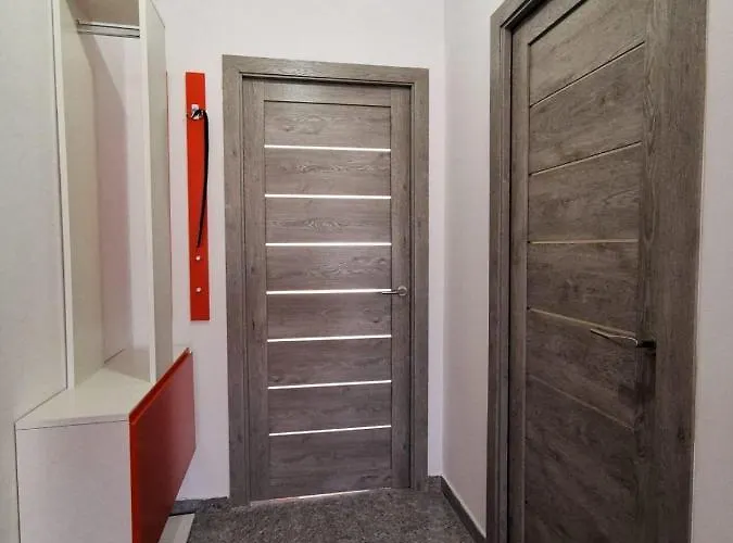 Orange Apartment-brilliant *