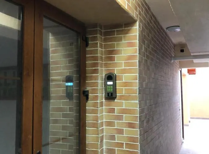 Orange Apartment-brilliant アパート *